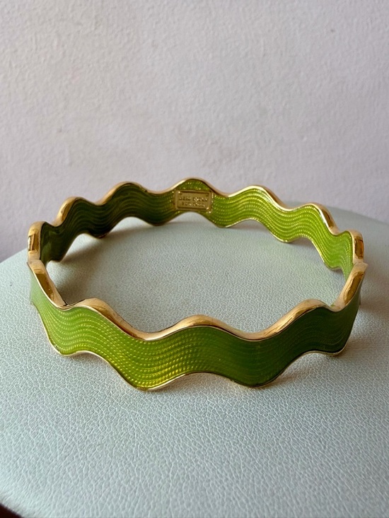 KATE SPADE NEW YORK AVOCADO GREEN ENAMEL WAIVY BANGLE BRACELET GOLD TONE METAL - Picture 13 of 16